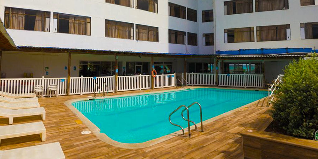 ON VACATION- HOTEL TONE - PISCINA