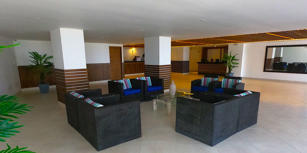 ON VACATION - HOTEL TONE - RECEPCION 3