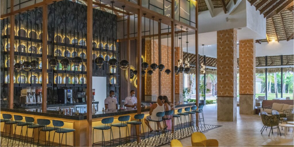 hotel tropical deluxe bar punta cana