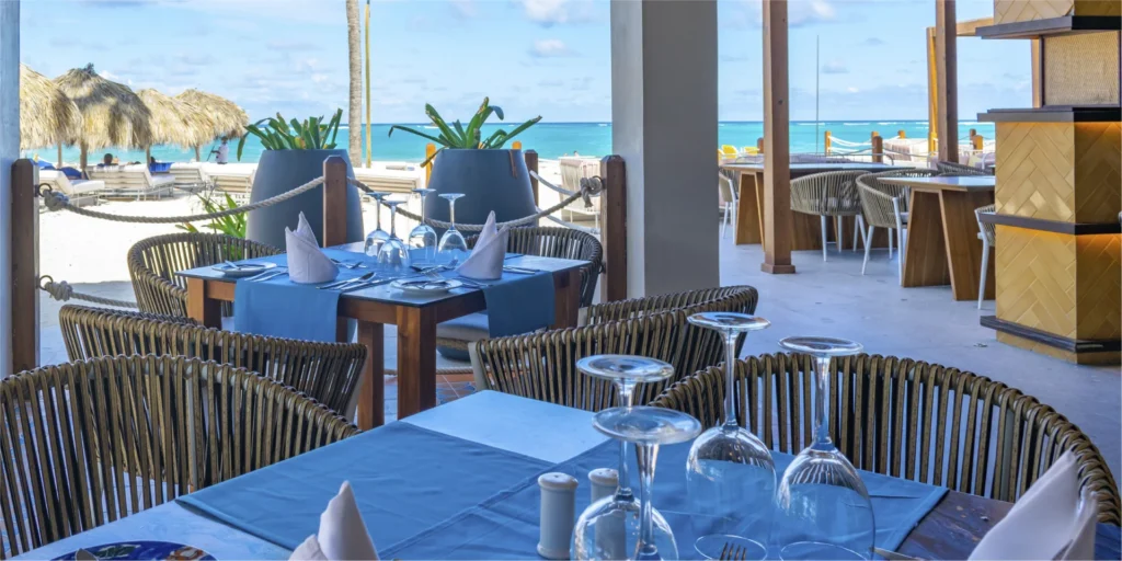 hotel tropical deluxe comedor playa punta cana